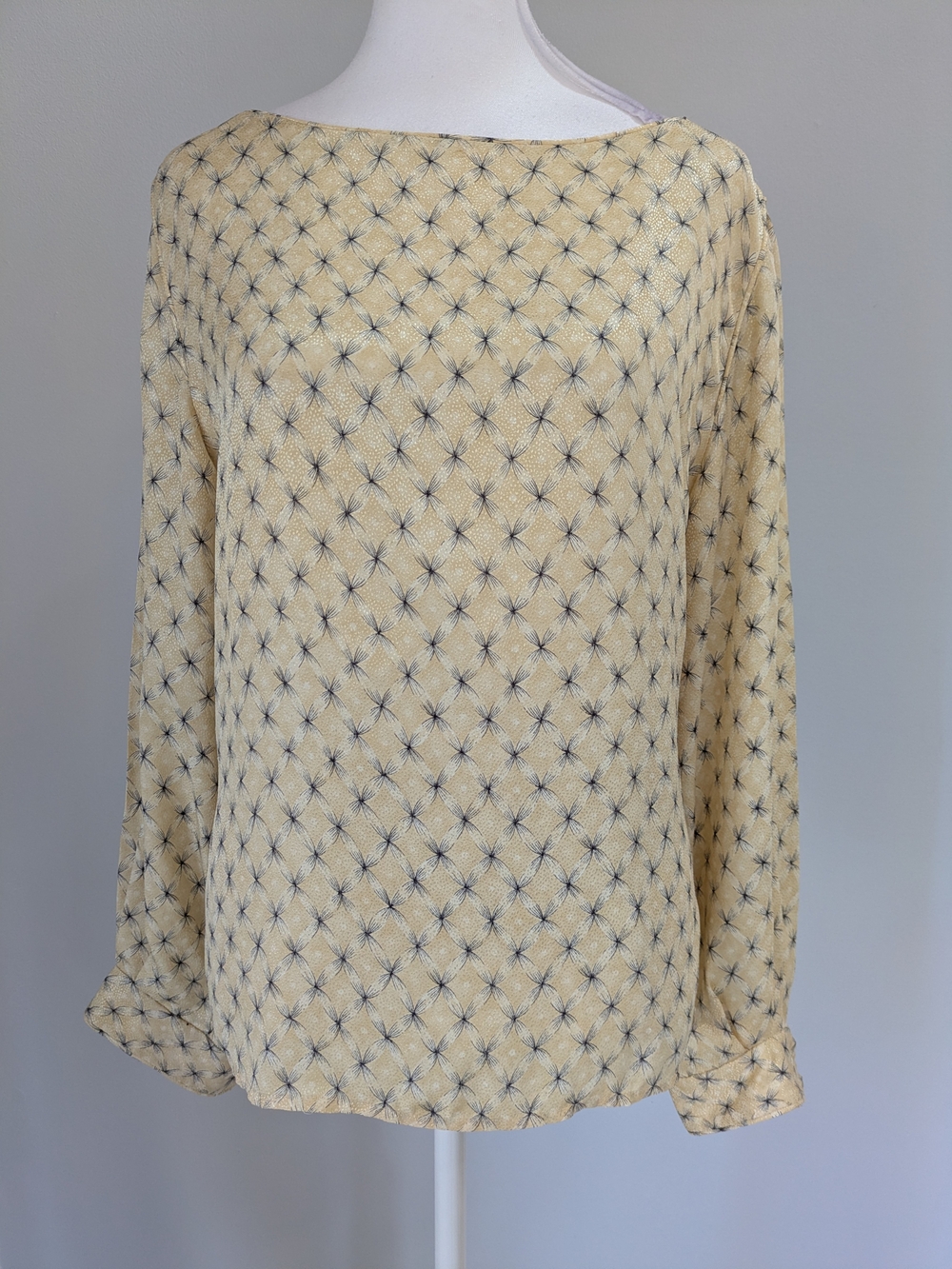 Evan Picone Cream Blouse with Navy Geometric Print